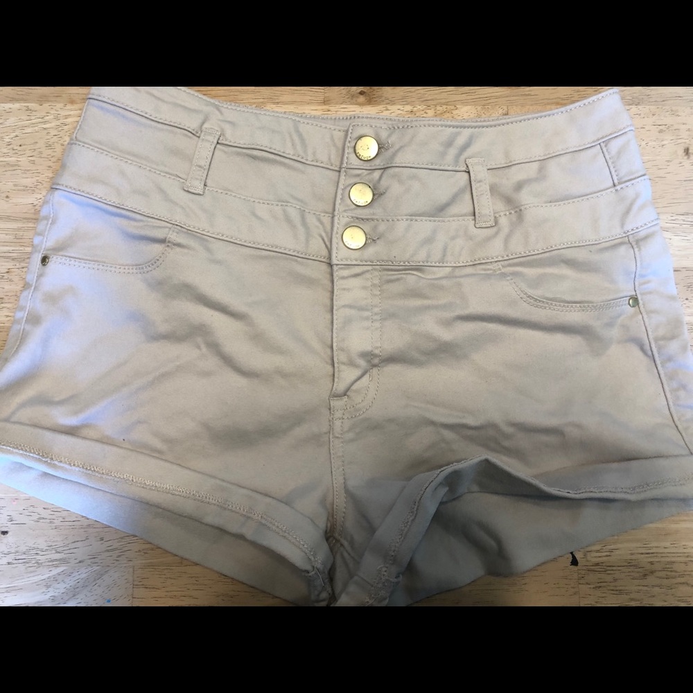 Refuge cream high waisted shorts!